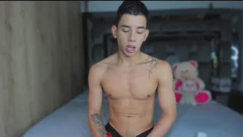 Andrew M. online show from November 23, 9:36 pm