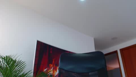ANDREW WEST online show from December 3, 4:17 pm
