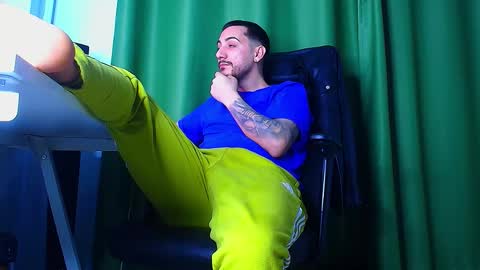 Snapshot of andrewbanner chatting on March 9, 1:15 pm MasterRomania online show from March 9, 1:15 pm