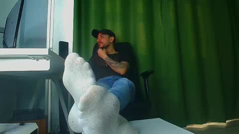 Snapshot of andrewbanner chatting on March 17, 6:28 am MasterRomania online show from March 17, 6:28 am