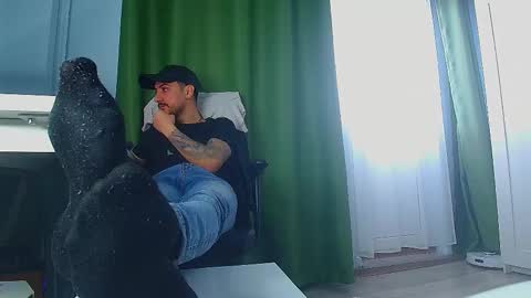 Snapshot of andrewbanner chatting on March 18, 11:24 am MasterRomania online show from March 18, 11:24 am