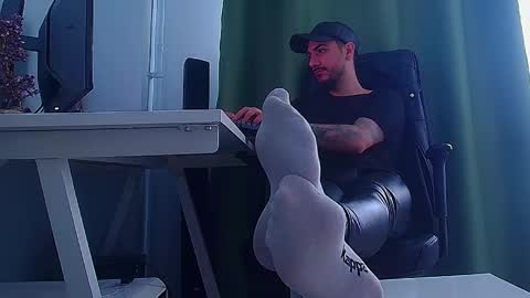 Snapshot of andrewbanner chatting on March 25, 7:03 am MasterRomania online show from March 25, 7:03 am