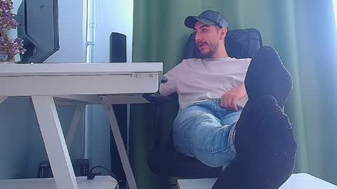 Snapshot of andrewbanner chatting on March 26, 6:30 am MasterRomania online show from March 26, 6:30 am