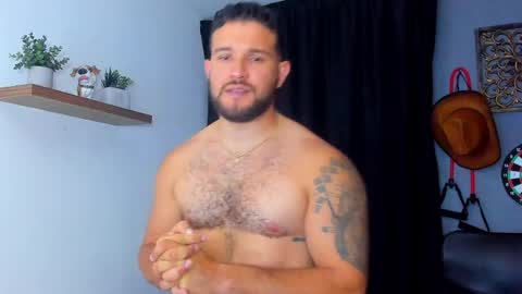 Snapshot of andrewdiaz_ chatting on April 10, 7:02 am Andrew Diaz online show from April 10, 7:02 am