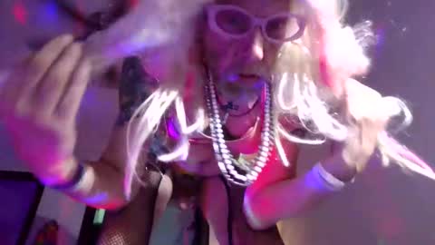 andrewgennie online show from December 5, 7:39 am