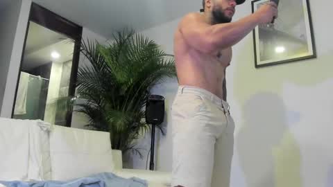 Andrew Johnson online show from December 31, 4:49 am