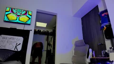 Andrew Johnson online show from December 20, 5:42 pm