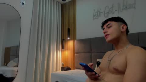 Snapshot of andrewlamar77 chatting on December 4, 12:47 pm Andrewlamar21 online show from December 4, 12:47 pm