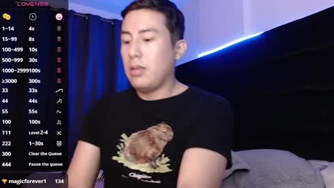 andrewmhilton_ online show from December 30, 2:31 am