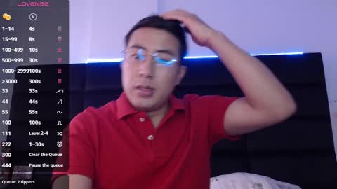 andrewmhilton_ online show from January 1, 4:18 pm
