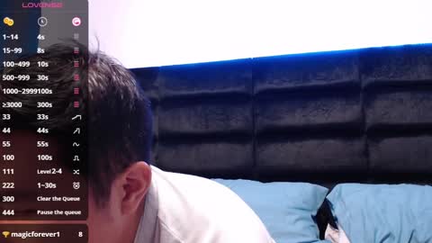 andrewmhilton_ online show from January 6, 5:52 am