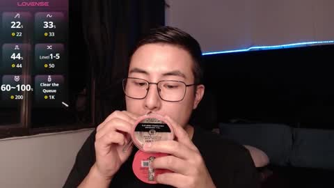 andrewmhilton_ online show from February 9, 6:06 am