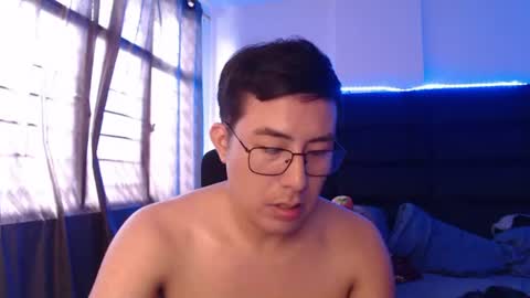 andrewmhilton_ online show from July 20, 9:39 pm