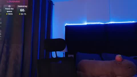andrewmhilton_ online show from July 22, 4:15 am