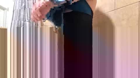 Snapshot of andrewo4277 chatting on March 12, 1:23 am andrewo4277 online show from March 12, 1:23 am