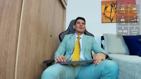 Snapshot of andrewstelee chatting on March 11, 5:35 am andrewstelee online show from March 11, 5:35 am