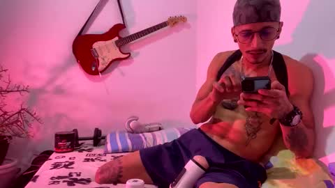 Snapshot of andreys315501 chatting on November 11, 4:01 am Andreysramses online show from November 11, 4:01 am