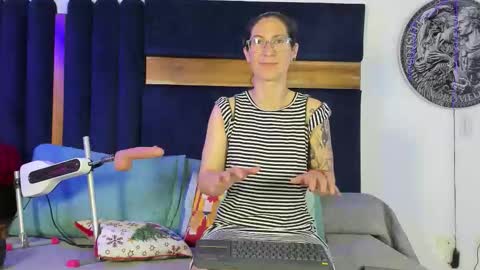 Snapshot of andromedajade_ chatting on March 13, 8:10 am andromedajade_ online show from March 13, 8:10 am