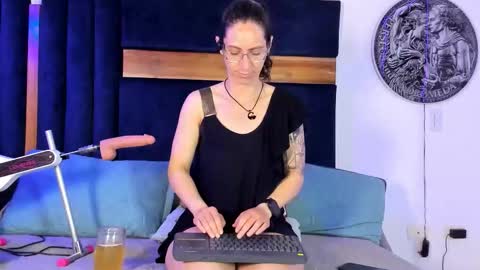 Snapshot of andromedajade_ chatting on March 18, 3:42 am andromedajade_ online show from March 18, 3:42 am