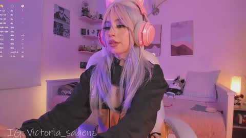 Snapshot of andromeedaa_ chatting on April 9, 8:47 pm Victoria Senz online show from April 9, 8:47 pm