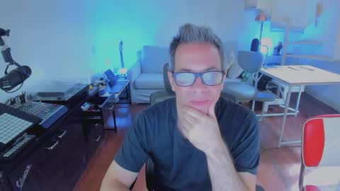 Andrew online show from March 1, 1:46 pm