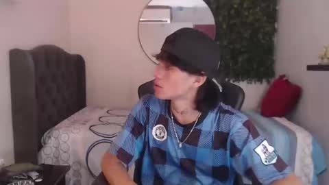 Snapshot of andy_dan1 chatting on December 10, 6:38 pm andy_dan1 online show from December 10, 6:38 pm