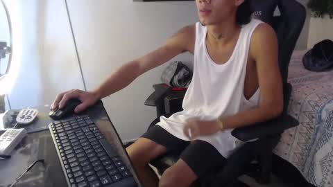 Snapshot of andy_dan1 chatting on December 28, 8:58 pm andy_dan1 online show from December 28, 8:58 pm