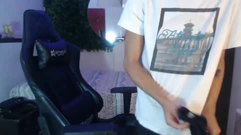 Snapshot of andy_dan1 chatting on January 7, 1:46 pm andy_dan1 online show from January 7, 1:46 pm