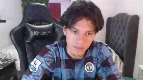 Snapshot of andy_dan1 chatting on January 9, 5:33 pm andy_dan1 online show from January 9, 5:33 pm