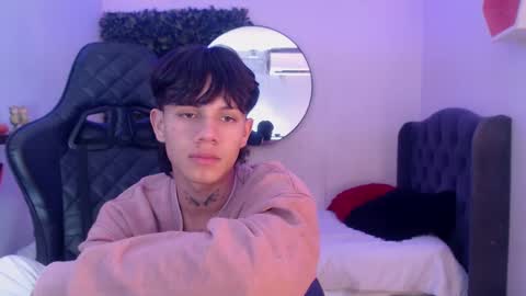 Snapshot of andy_dan1 chatting on February 25, 8:30 pm andy_dan1 online show from February 25, 8:30 pm