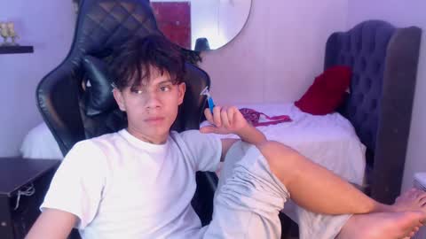 Snapshot of andy_dan1 chatting on February 26, 8:22 pm andy_dan1 online show from February 26, 8:22 pm