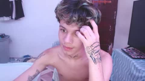 andy_dan1 online show from May 9, 7:02 am