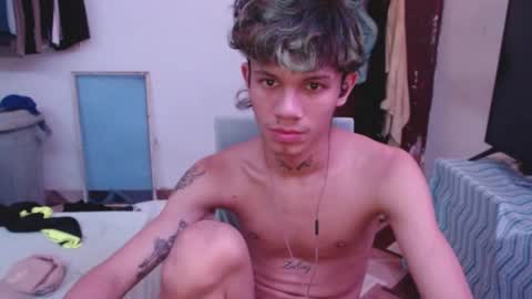 andy_dan1 online show from May 15, 7:37 am