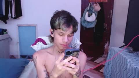 andy_dan1 online show from May 16, 7:27 am