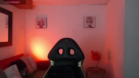 andy_eagleton_20 online show from May 7, 3:12 am
