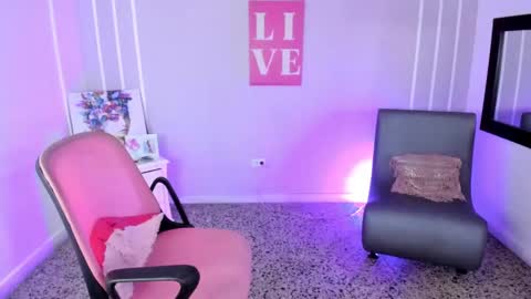 Andrea online show from December 18, 5:42 pm