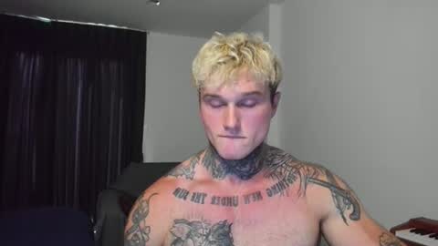 Snapshot of andy_hunk chatting on July 22, 7:44 am Andrew online show from July 22, 7:44 am