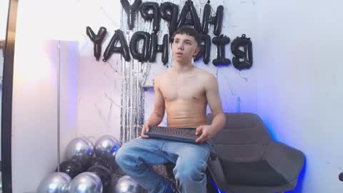 Snapshot of andy_miller5 chatting on March 6, 2:19 am ANDY online show from March 6, 2:19 am