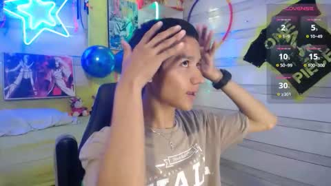 Snapshot of andy_staar18 chatting on March 7, 7:55 pm andy online show from March 7, 7:55 pm