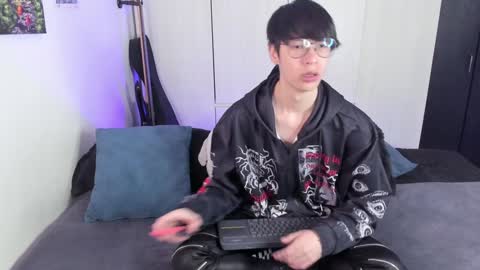 Snapshot of andy_twiink chatting on December 24, 11:28 am twx Andy twink3 online show from December 24, 11:28 am