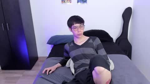 Snapshot of andy_twiink chatting on March 4, 8:16 pm twx Andy twink3 online show from March 4, 8:16 pm