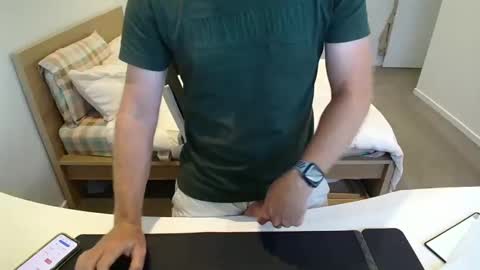 Snapshot of andy_xx79 chatting on January 13, 5:44 am andy_xx79 online show from January 13, 5:44 am