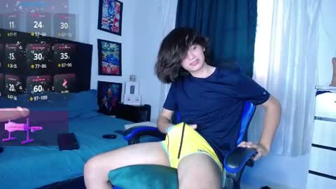 Snapshot of andyboy_19 chatting on May 28, 10:40 pm andy online show from May 28, 10:40 pm