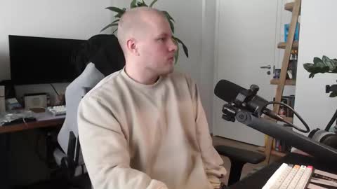 andycandy1994 online show from March 1, 10:50 am