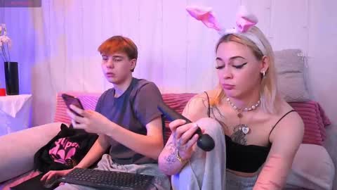 Mandy and Andy online show from October 17, 7:27 pm