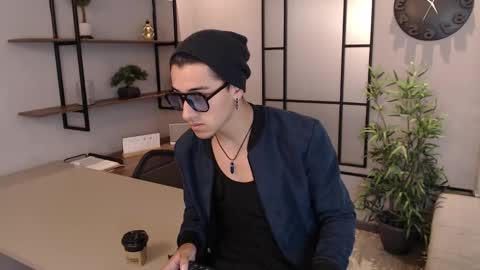 Snapshot of andyjoy_ chatting on December 18, 12:07 pm Andy Joy online show from December 18, 12:07 pm