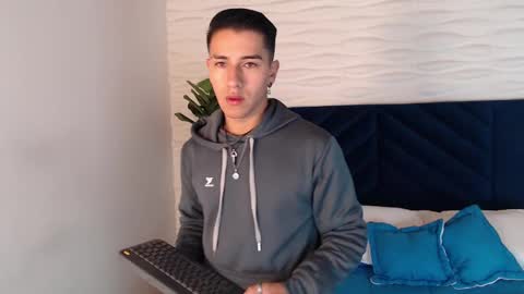 Snapshot of andyjoy_ chatting on December 27, 11:50 am Andy Joy online show from December 27, 11:50 am