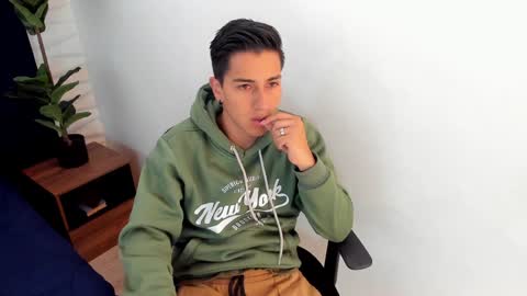 Snapshot of andyjoy_ chatting on January 10, 11:43 am Andy Joy online show from January 10, 11:43 am
