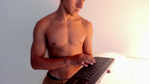 Snapshot of andyjoy_ chatting on January 10, 5:56 pm Andy Joy online show from January 10, 5:56 pm