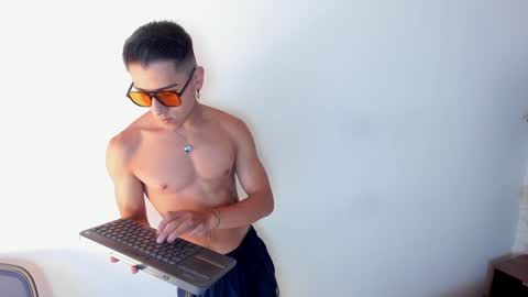Snapshot of andyjoy_ chatting on January 30, 2:04 pm Andy Joy online show from January 30, 2:04 pm